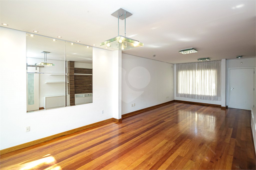 Casa à venda com 3 suítes no condomínio Villaggio Belvedere, São Paulo - SP