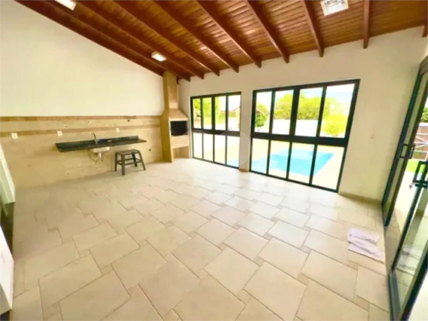 Condomínio à venda com 4 quartos, sendo 2 suítes, em Jardim Imperial, Cuiabá, MT