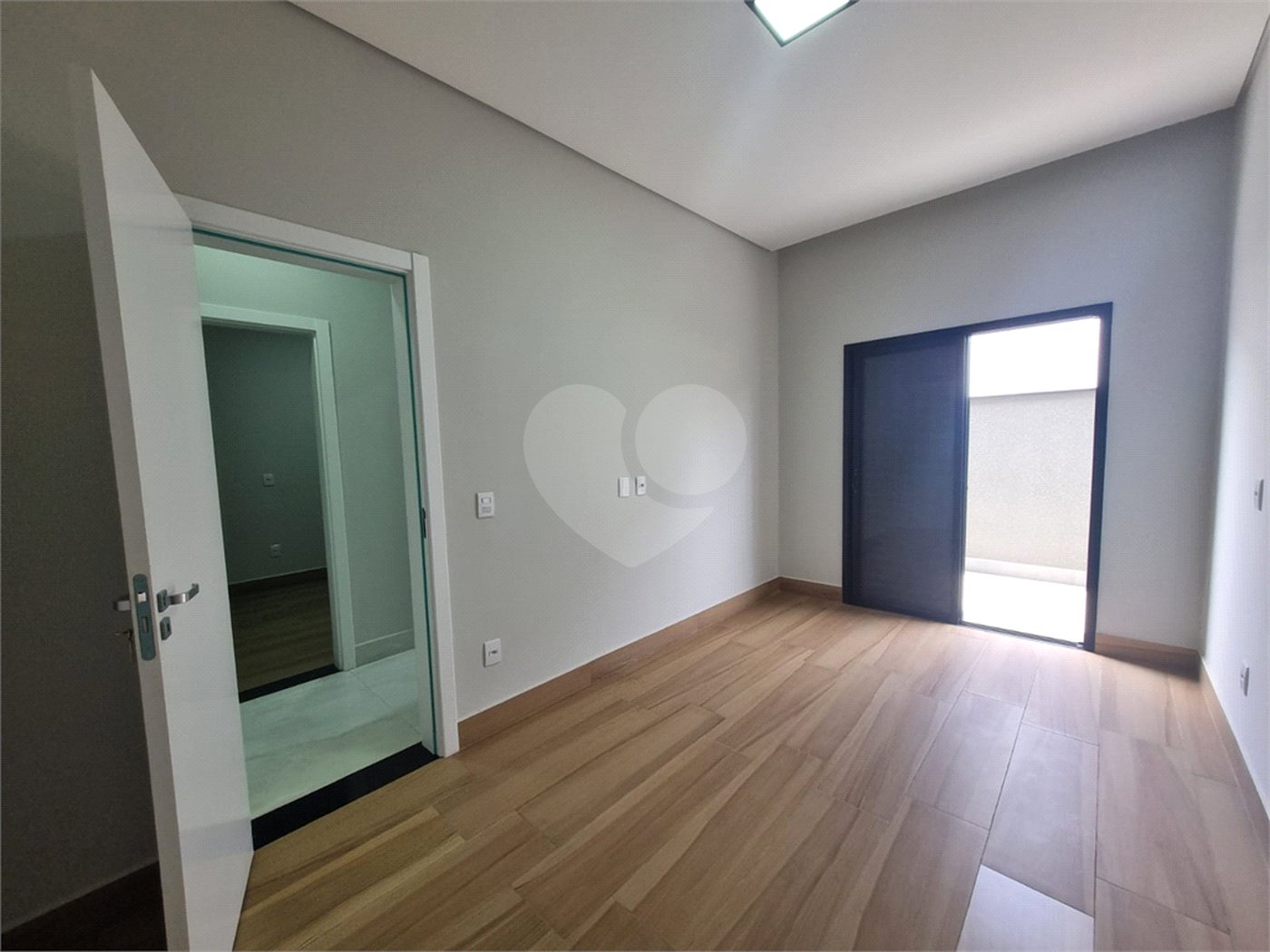 Casa à venda com 3 quartos, sendo 1 suíte,  no condomínio Reserva Ipanema I, Sorocaba - SP
