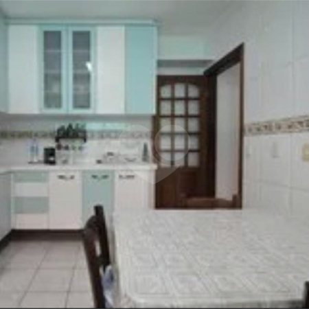 Sobrado à venda com 3 quartos, sendo 1 suíte, em Lar São Paulo, São Paulo, SP