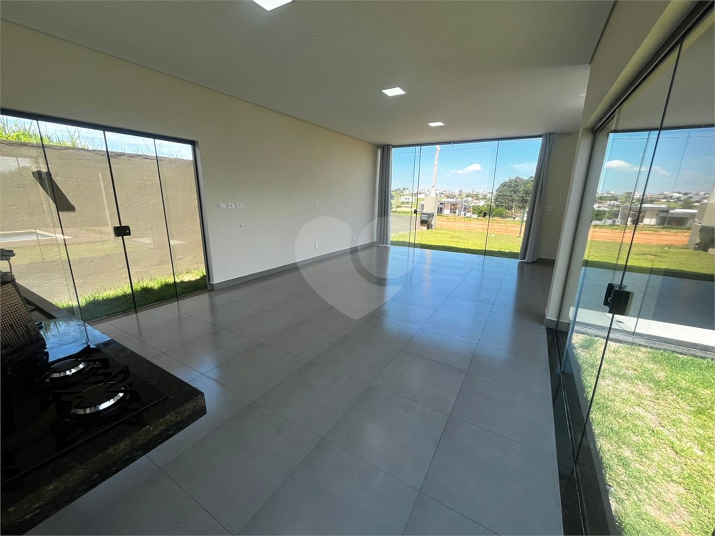 Casa à venda com 3 suítes em Terras de Santa Cristina Xiii Setor Marina, Paranapanema, SP