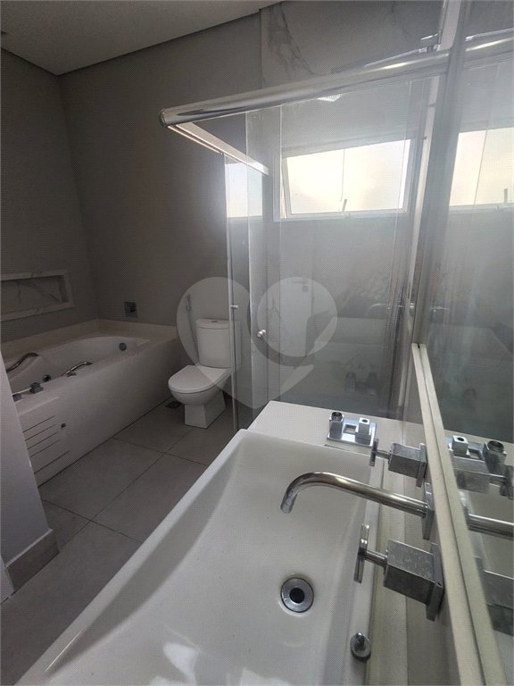 Casa à venda ou para alugar com 4 suítes no condomínio Residencial Jaguary, São José dos Campos - SP