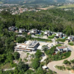 Casa à venda com 3 suítes no condomínio Lá Reserva Atibaia, Atibaia - SP