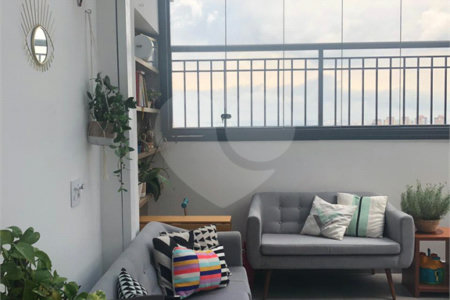 Apartamento à venda com 3 quartos, sendo 1 suíte, em Jardim Parque Morumbi, São Paulo, SP