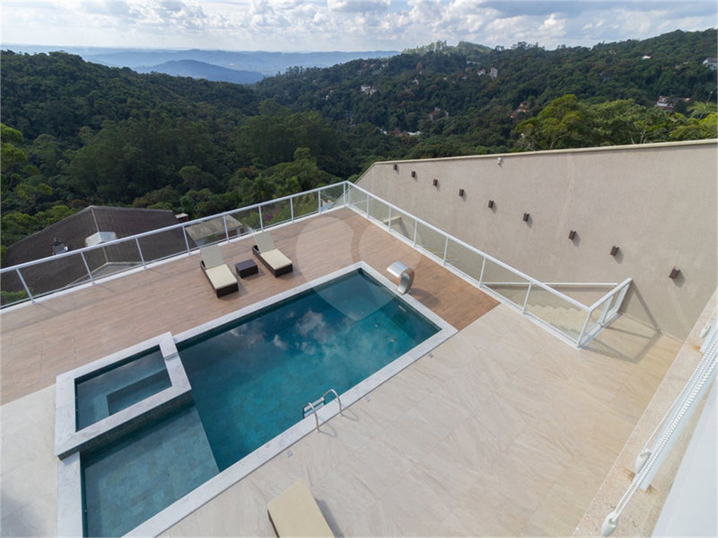 Casa à venda com 3 suítes no condomínio Parque Imperial da Cantareira, Mairiporã - SP