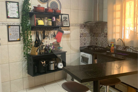 Casa à venda com 4 quartos, sendo 1 suíte, em Loteamento Shangrilá, Valinhos, SP
