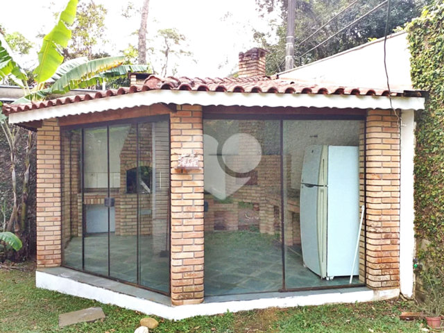 Casa à venda com 4 quartos, sendo 1 suíte,  no condomínio Parque Imperial da Cantareira, Mairiporã - SP