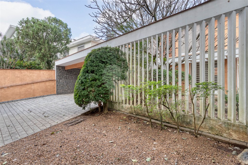 Casa à venda ou para alugar com 3 quartos, sendo 1 suíte,  em Brooklin Velho, São Paulo, SP