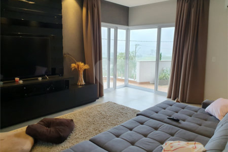 Casa à venda com 4 suítes no condomínio Residencial Jaguary, São José dos Campos - SP