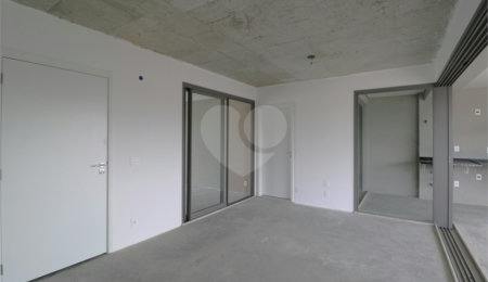 Apartamento à venda com 3 suítes em Moema, São Paulo, SP