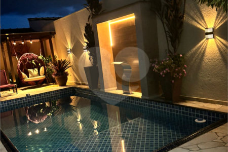 Casa Térrea à venda com 3 quartos, sendo 1 suíte,  em Jardim das Cerejeiras, Atibaia, SP