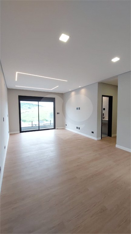 Casa à venda com 5 suítes no condomínio Figueira Garden, Atibaia - SP