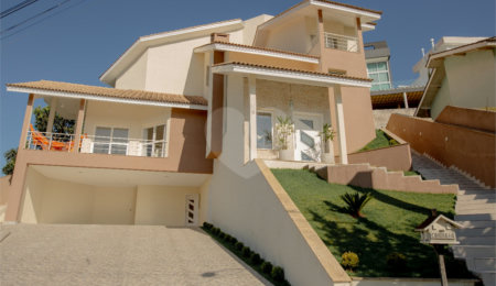 Sobrado à venda ou para alugar com 4 suítes em Jardim Imperial Hills Iii, Arujá, SP