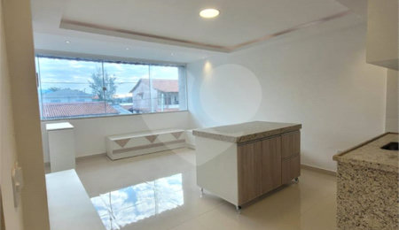 Apartamento para alugar com 2 quartos em Miguel Couto, Cabo Frio, RJ