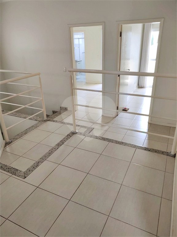 Casa à venda ou para alugar com 3 suítes no condomínio Residencial Jardim das Palmeiras, Vinhedo - SP