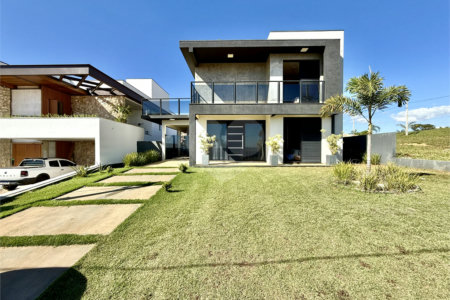 Casa à venda com 3 quartos, sendo 1 suíte,  em Terras de Santa Cristina XIII Setor Marina, Paranapanema, SP