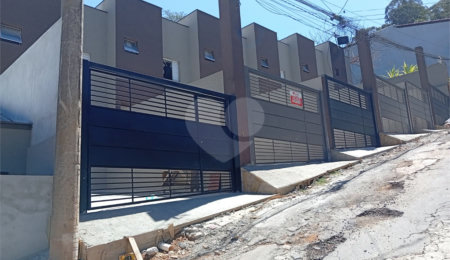 Sobrado à venda com 2 quartos, sendo 1 suíte, em Vila Clarice, São Paulo, SP