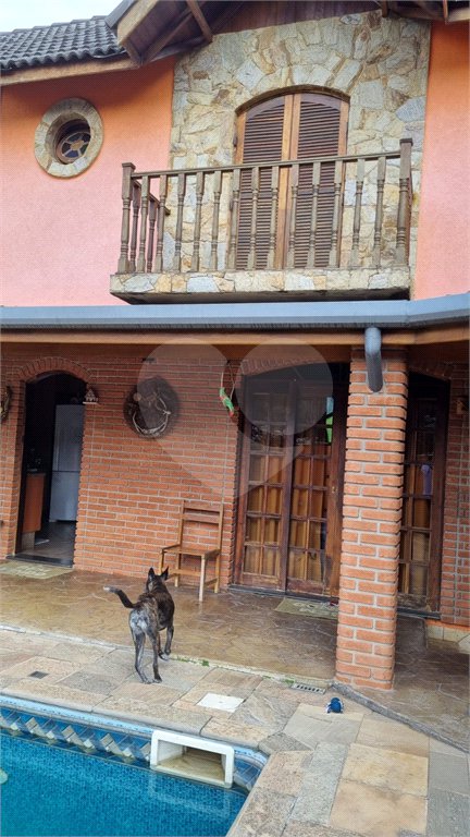 Casa à venda com 4 quartos, sendo 2 suítes, no condomínio Aruã Eco Park, Mogi das Cruzes - SP