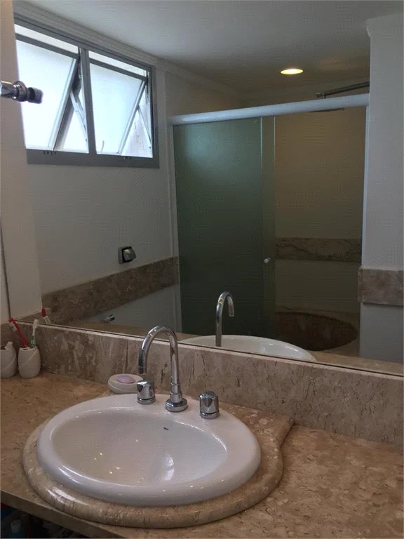 Apartamento à venda com 3 quartos em Pitangueiras, Guarujá, SP