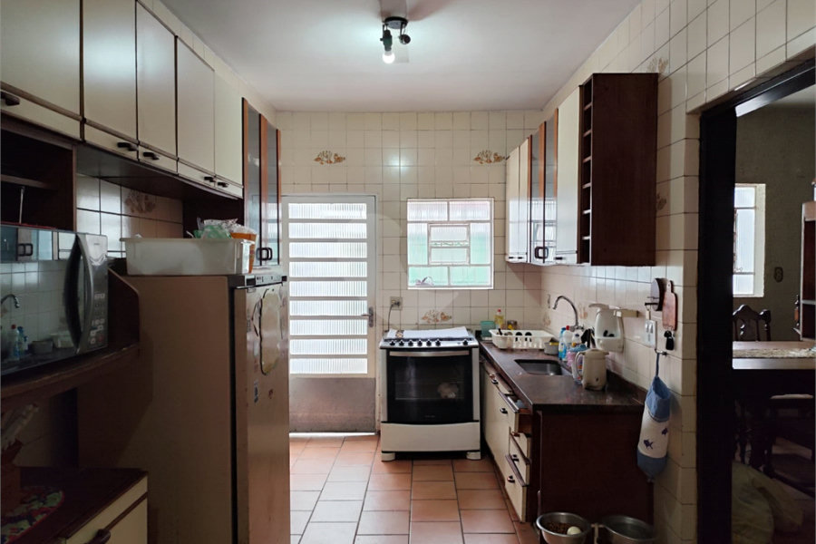 Sobrado à venda com 6 quartos, sendo 4 suítes, em Butantã, São Paulo, SP