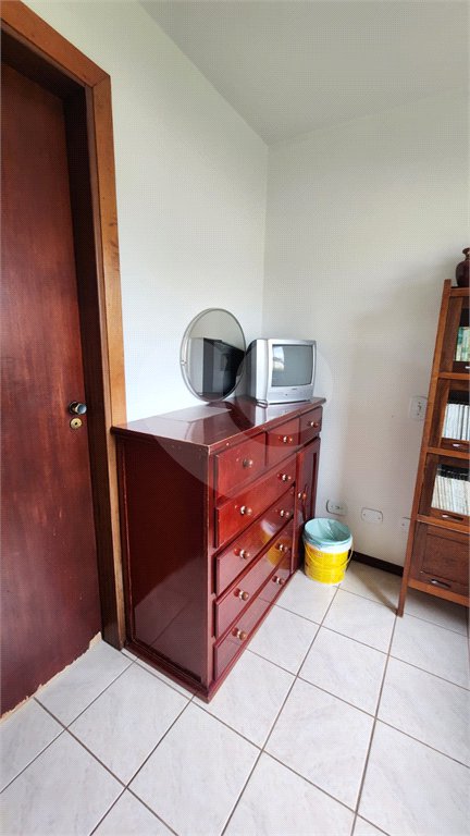 Chácara à venda com 4 quartos, sendo 3 suítes, em Pinheirinho, Vinhedo, SP