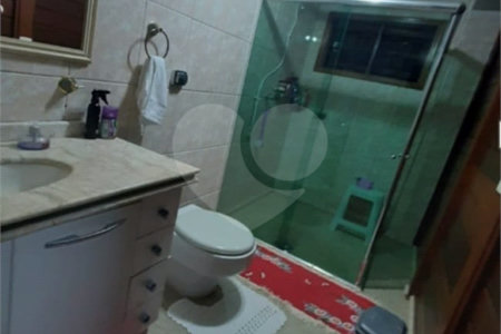 Sobrado à venda com 3 quartos, sendo 1 suíte,  no Centro, Vinhedo, SP