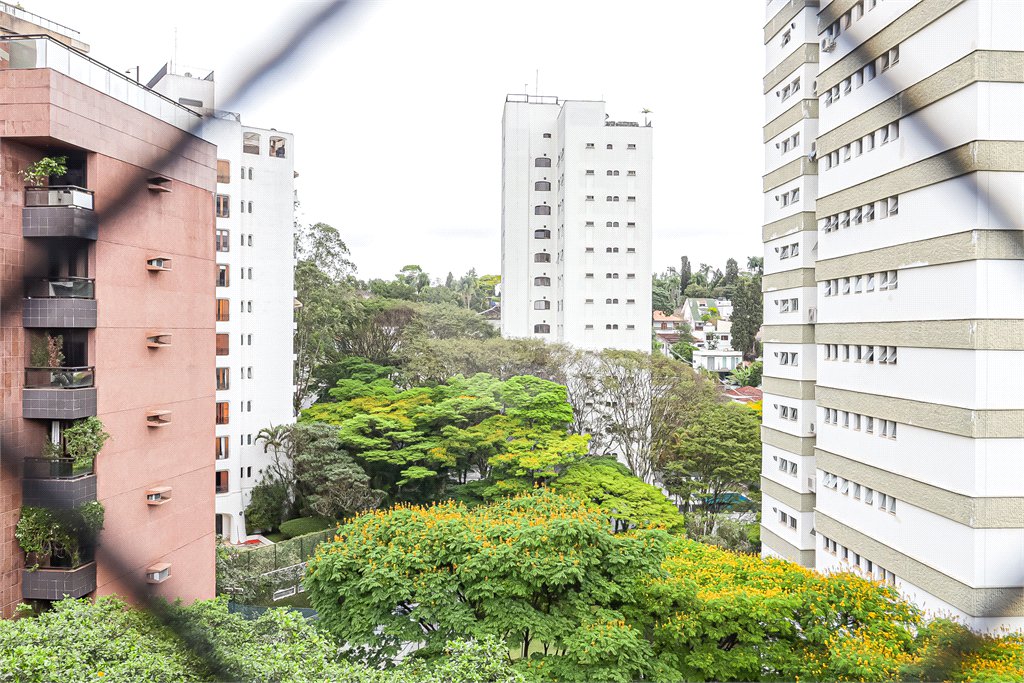 Apartamento à venda com 4 quartos, sendo 2 suítes, em Vila Morumbi, São Paulo, SP
