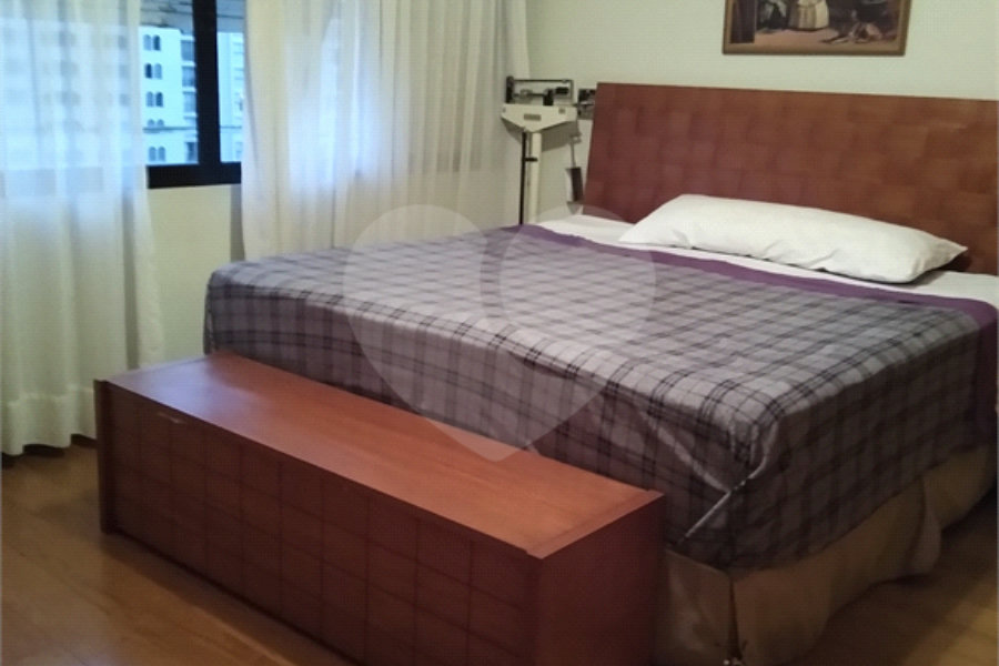 Apartamento à venda com 3 quartos, sendo 1 suíte,  em Bela Vista, São Paulo, SP