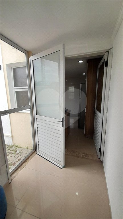 Casa à venda com 3 quartos, sendo 1 suíte, no condomínio Residencial Jardins, São Bernardo do Campo - SP