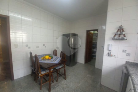 Casa à venda com 5 quartos, sendo 2 suítes, no condomínio Vinhas da Vista Alegre - Lado Sede, Vinhedo - SP