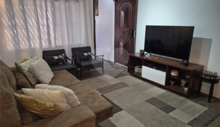 Sobrado à venda com 2 quartos em Vila Gumercindo, São Paulo, SP