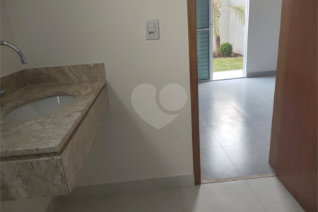 Casa Térrea à venda com 3 suítes em Jardim do Lago, Atibaia, SP