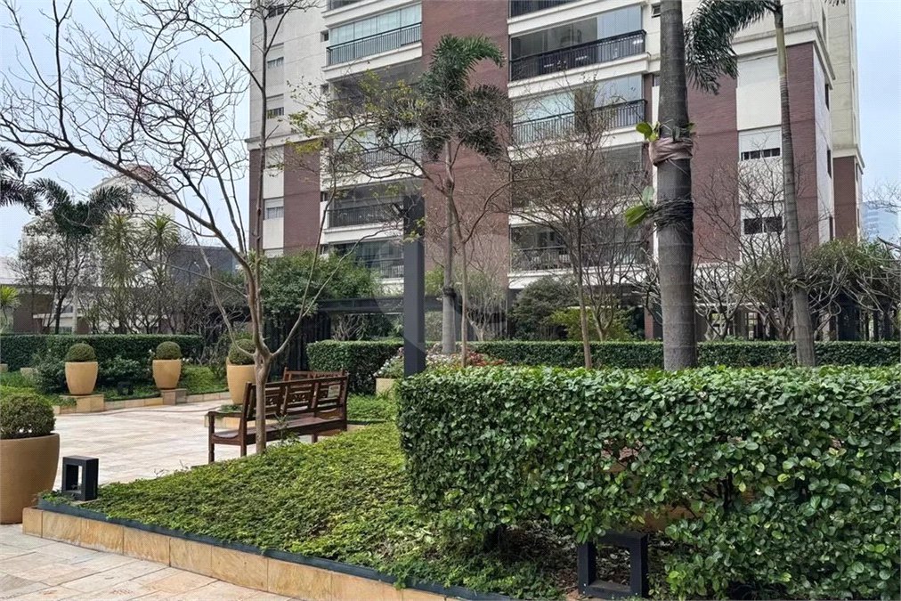 Apartamento à venda ou para alugar com 3 suítes em Água Branca, São Paulo, SP