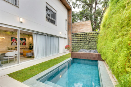 Casa à venda com 4 suítes no condomínio Jardim Flora, São Paulo - SP