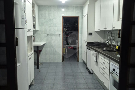Casa à venda com 4 quartos, sendo 3 suítes,  em Planalto Paulista, São Paulo, SP