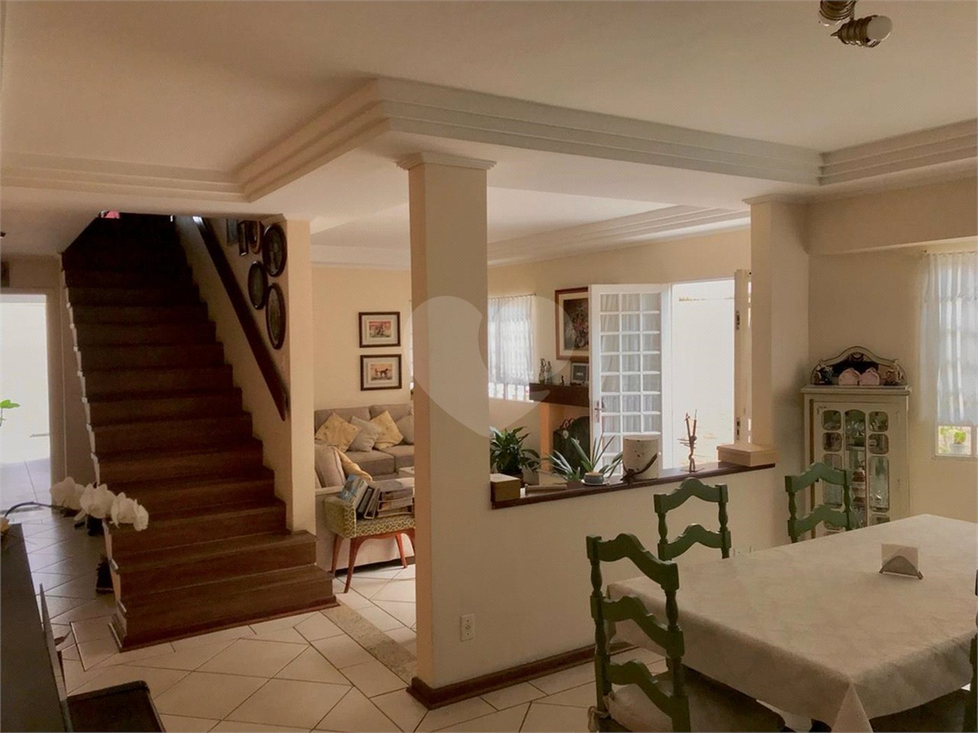 Casa à venda com 4 quartos, sendo 2 suítes,  em Jardim Armênia, Mogi das Cruzes, SP