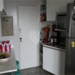 Apartamento para alugar com 3 quartos, sendo 1 suíte,  em Vila Andrade, São Paulo, SP