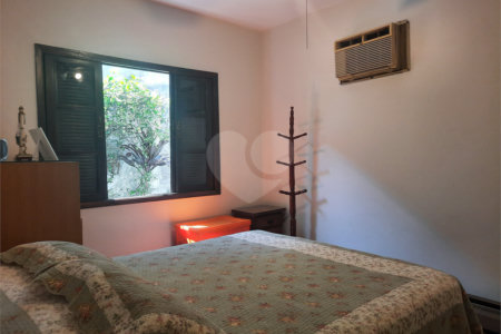 Casa à venda com 4 quartos, sendo 3 suítes,  em Jardim Marajoara, São Paulo, SP
