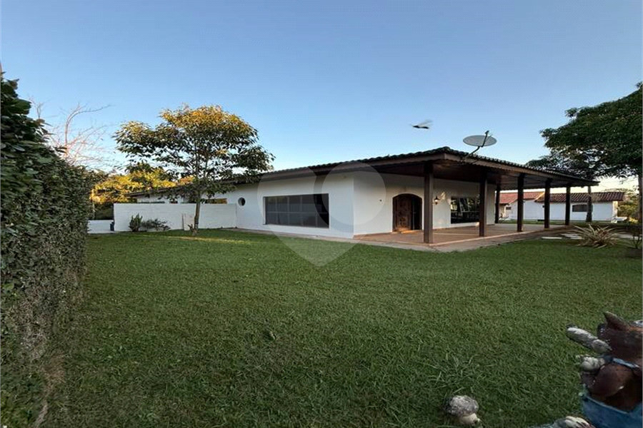Casa à venda com 6 quartos, sendo 2 suítes, no condomínio Alpes de Mairiporã, Mairiporã - SP