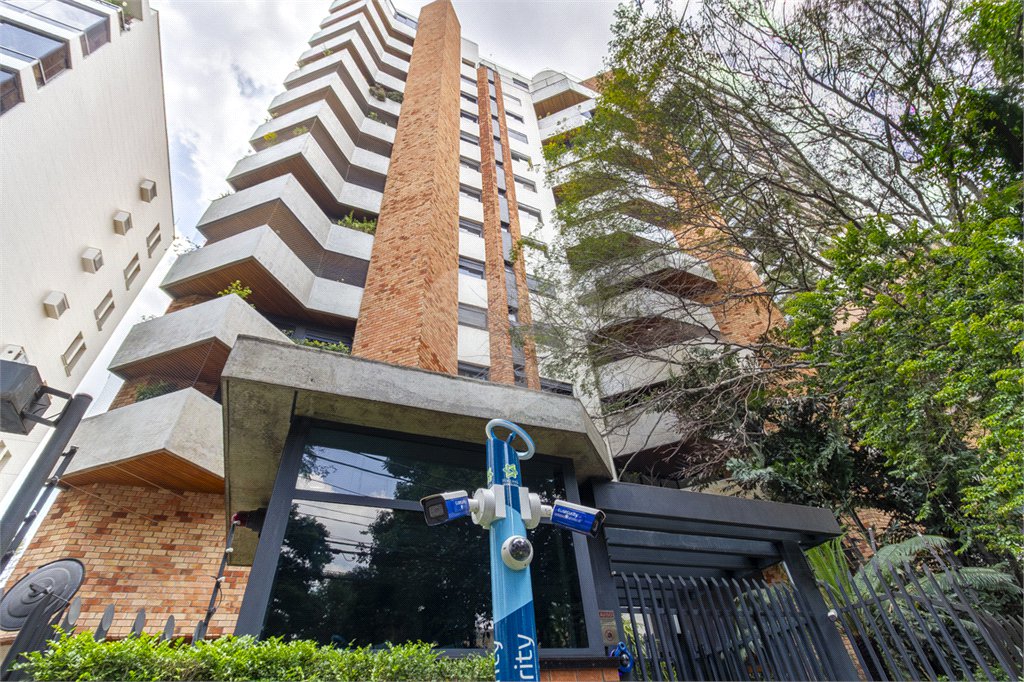 Apartamento à venda com 4 quartos, sendo 2 suítes, em Indianópolis, São Paulo, SP