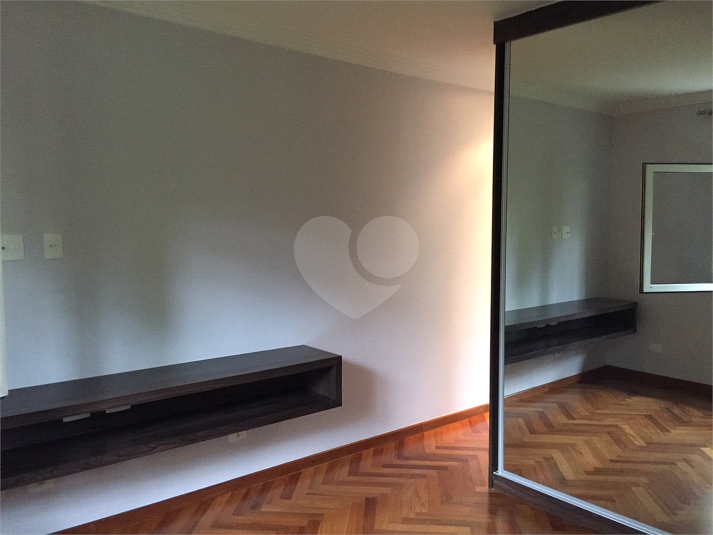 Casa à venda com 4 quartos, sendo 2 suítes, no condomínio Residencial Morumbi, São Paulo - SP