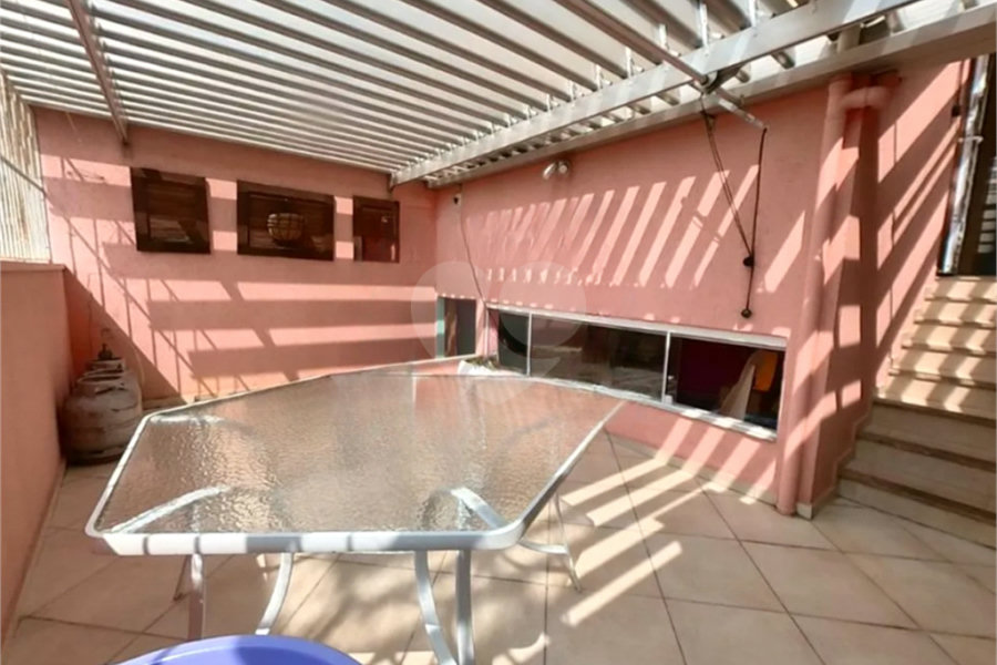 Sobrado à venda com 3 quartos, sendo 1 suíte, em Vila Pereira Barreto, São Paulo, SP