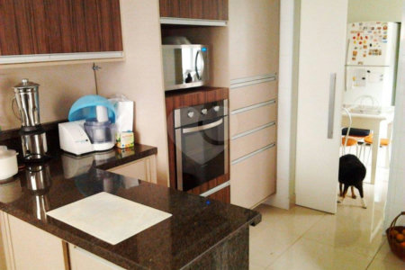 Sobrado à venda com 4 quartos, sendo 1 suíte, em Alto da Boa Vista, São Paulo, SP
