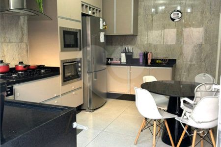 Casa Térrea à venda com 2 quartos, sendo 1 suíte,  em Vila Divina Pastora, São Paulo, SP