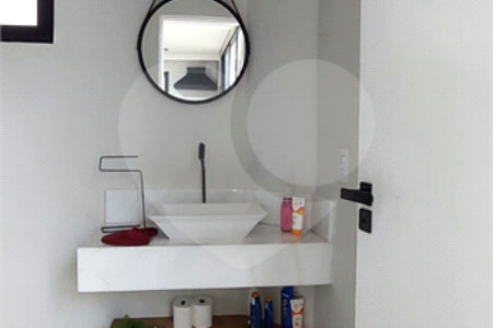 Casa à venda ou para alugar com 4 suítes no condomínio Figueira Garden, Atibaia - SP