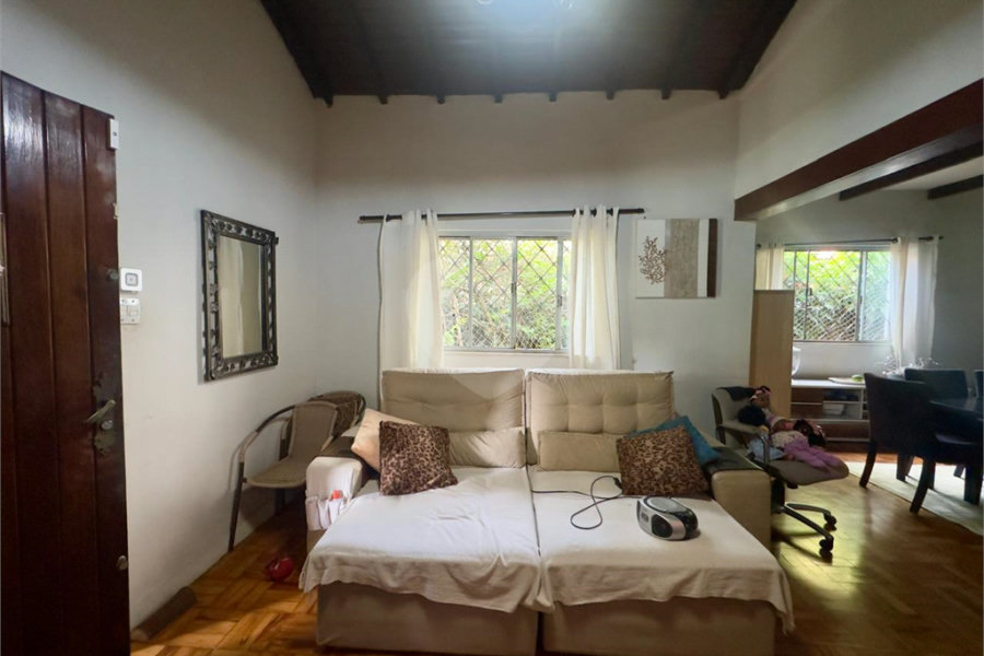 Casa à venda com 3 quartos em Horto, São Paulo, SP