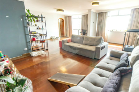 Apartamento à venda com 3 quartos, sendo 1 suíte,  em Mooca, São Paulo, SP