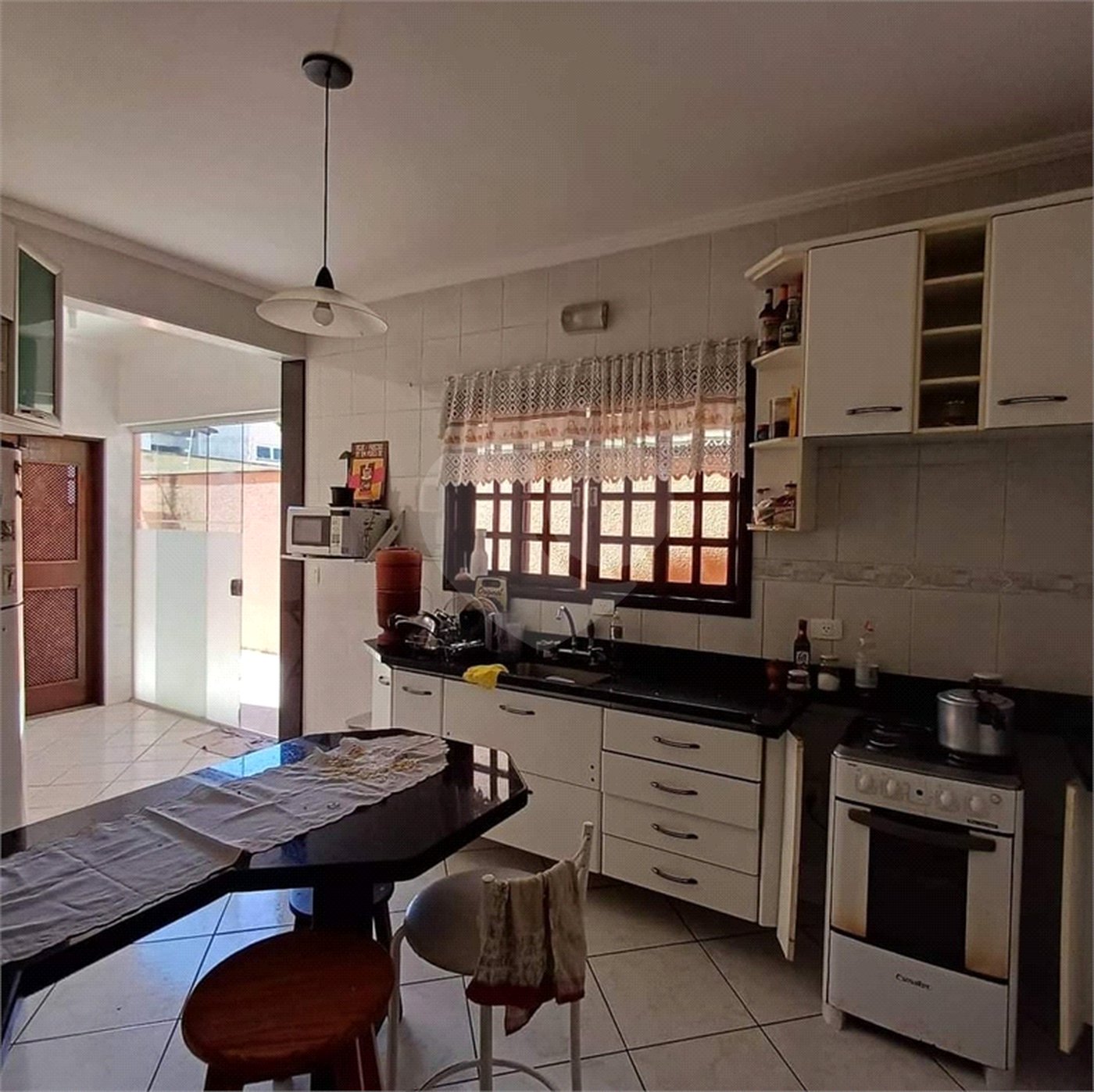 Sobrado à venda com 3 quartos, sendo 2 suítes,  em Jardim Marica, Mogi das Cruzes, SP