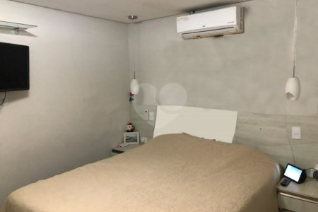 Casa à venda com 3 quartos, sendo 1 suíte, no condomínio Dolce Villa Anália Franco, São Paulo - SP
