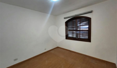 Casa à venda com 3 quartos, sendo 1 suíte,  em Jardim Celeste, São Paulo, SP